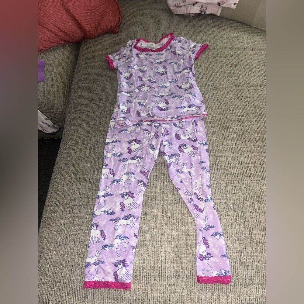 Lot of girls pajama sets size 5/6 - Picture 2 of 14